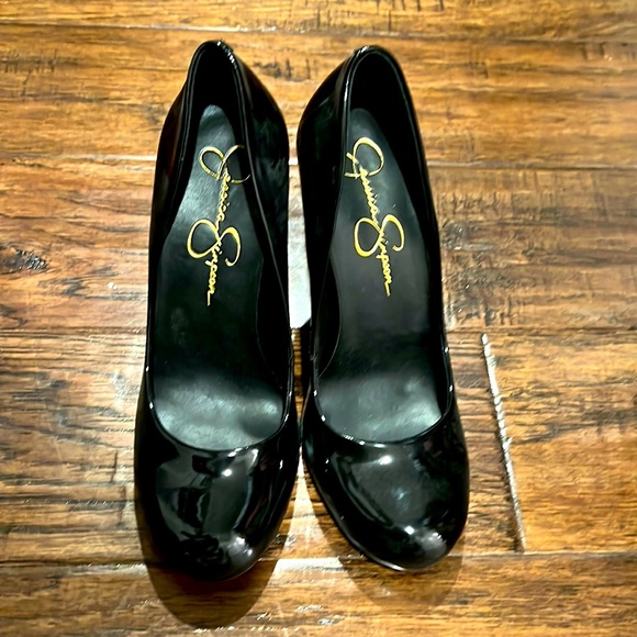 Excellent condition Jessica Simpson pumps. Size 7 - Picture 1 of 4